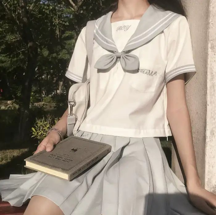 路边捡个老公有亿点强